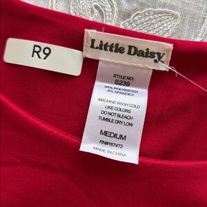 R9, Little Daisy Long Sleeve Red Top